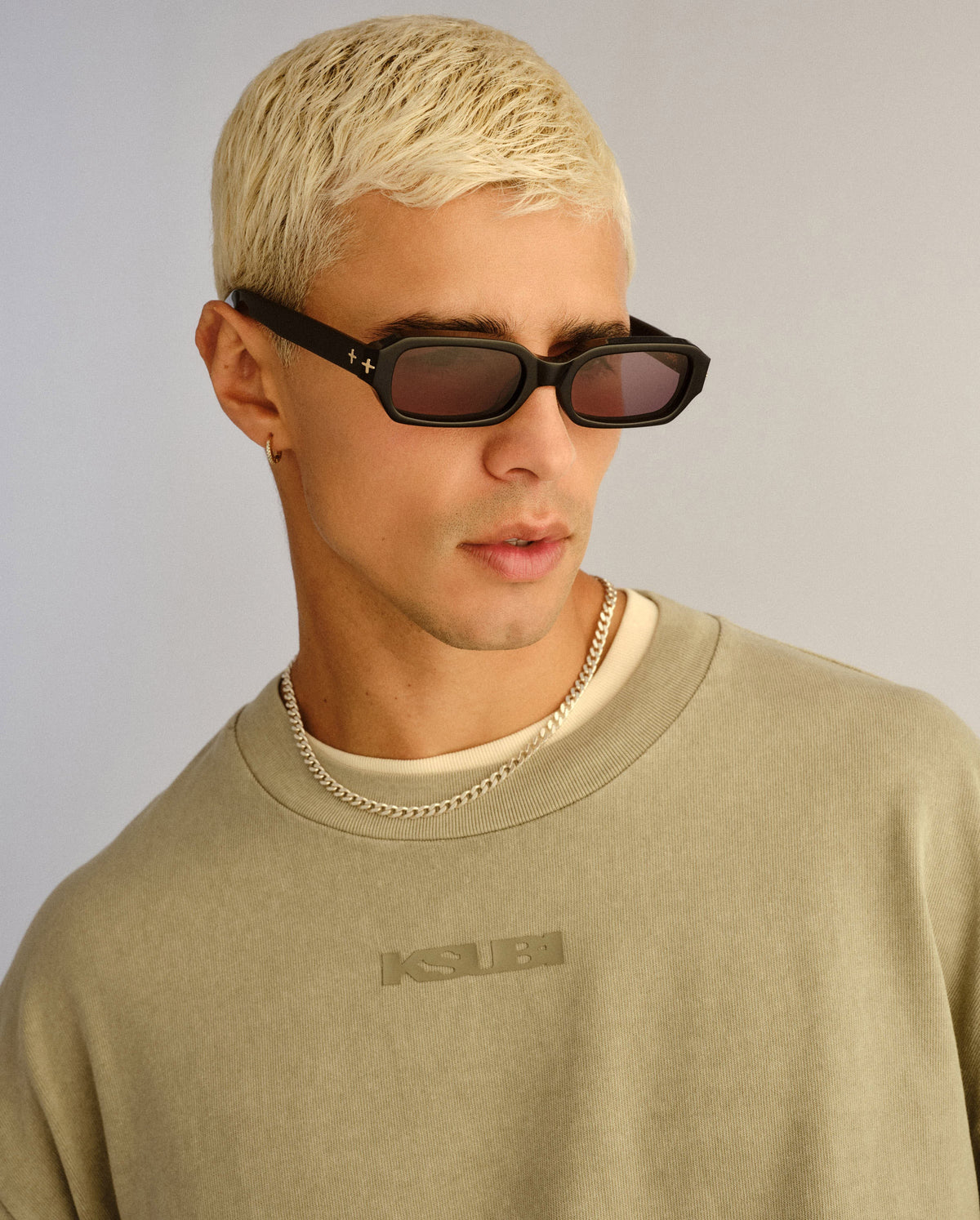 THE SEVEN SEVENS SUNGLASSES BLACK GOLD EYEWEAR