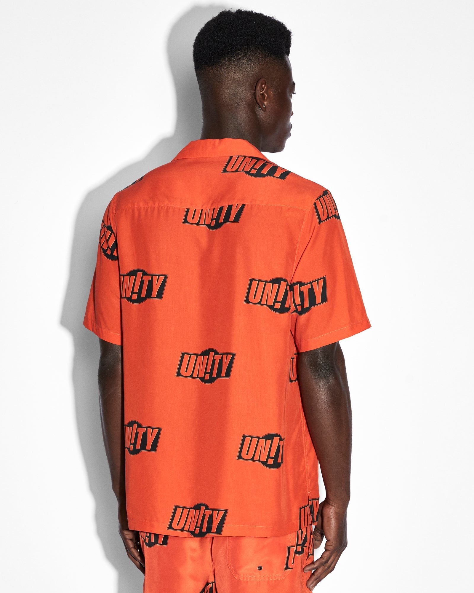 MENS  UNITY SIGN RESORT SS SHIRT ORANGE REGULAR SHIRTS
