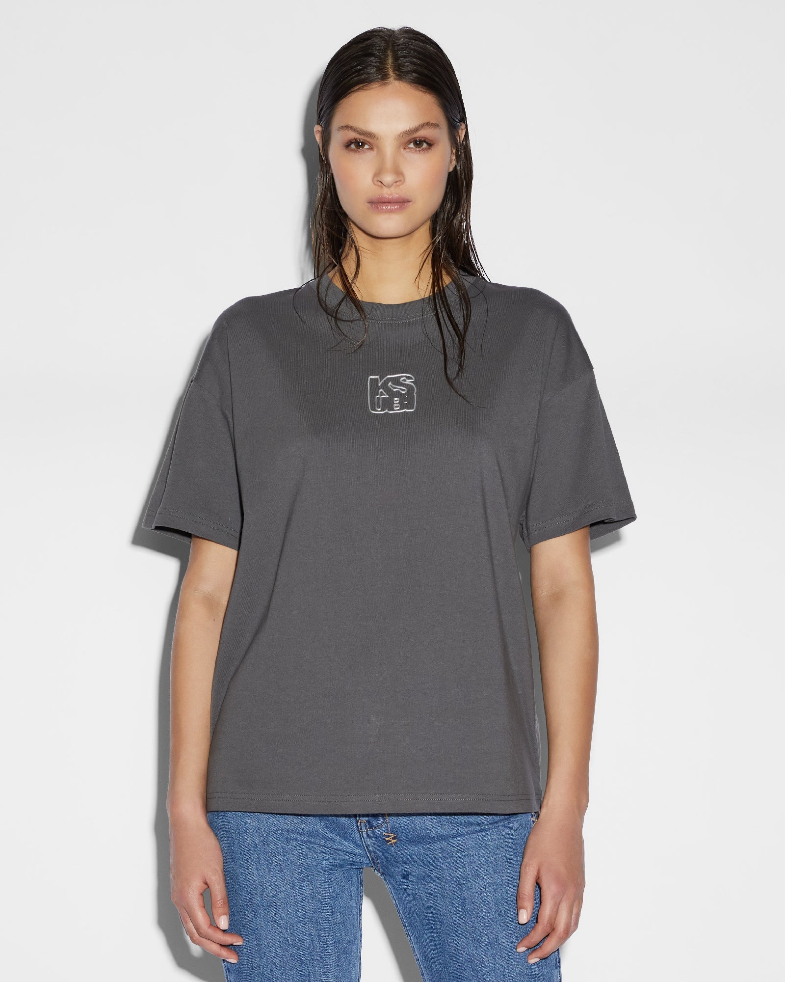 STACKED OH G SS TEE CHARCOAL