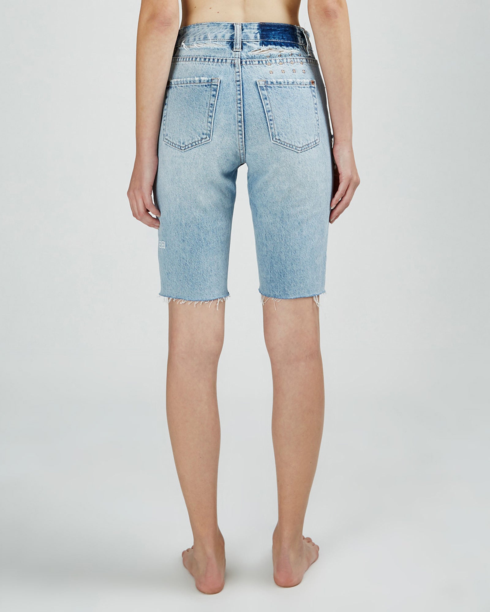 WOMENS  APP-LAYE SHORT SLASH SLIM WALKSHORTS